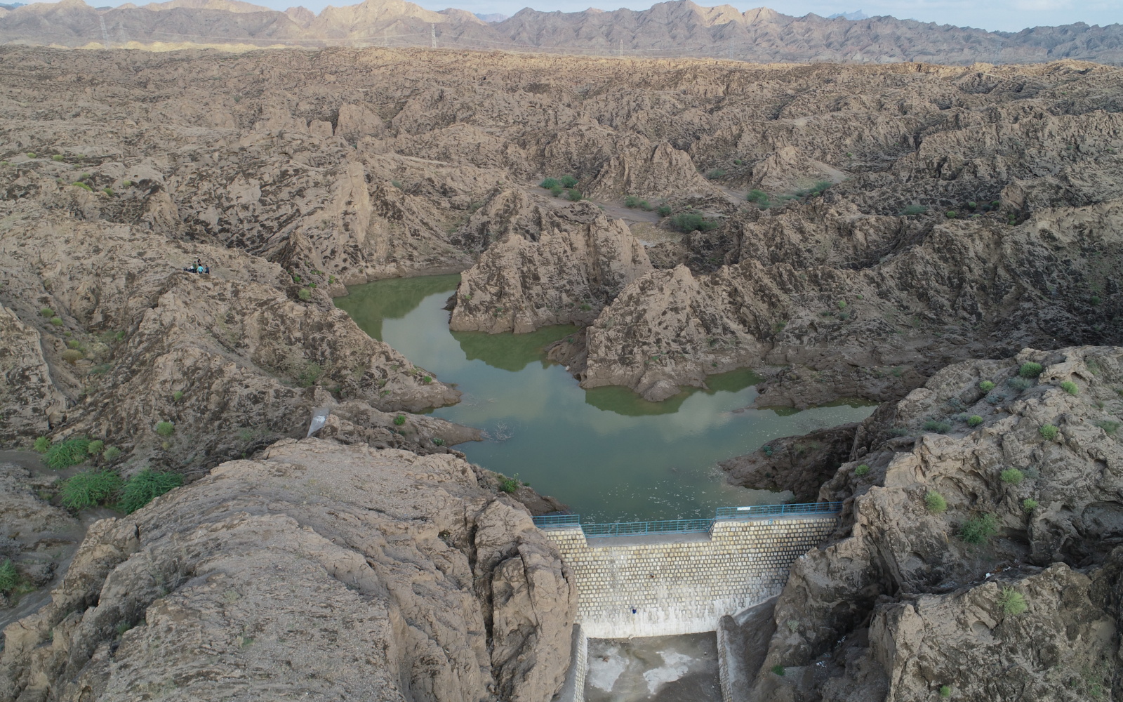 کنترل رسوب وارده به حوزه شهری میناب