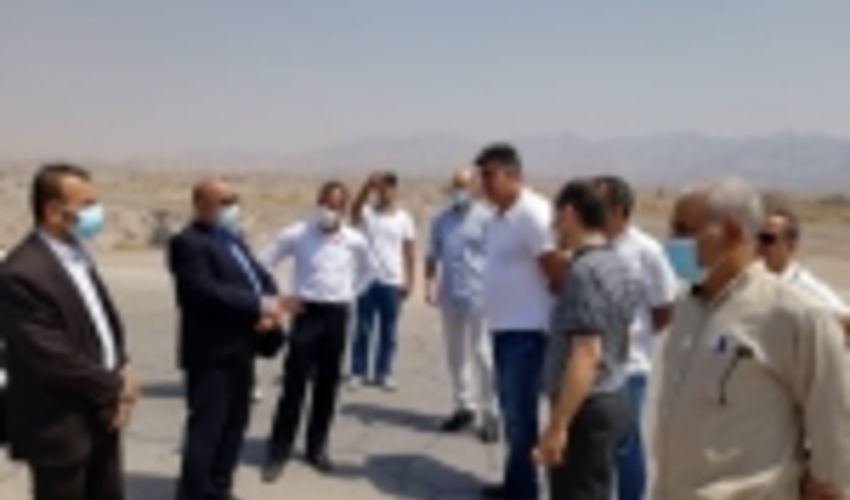 بازدید مدیرکل منابع طبیعی و آبخیزداری استان و مدیر کل دفتر هماهنگی سرمایه گذاری و اشتغال استانداری هرمزگان  از اراضی ملی کلات و چیروئیه شهرستان بندرلنگه