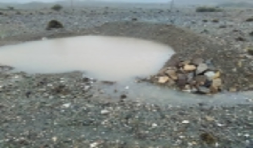 آبگیری پروژه های ذخیره نزولات آسمانی (هلالی آبگیر) تیاب شهرستان حاجی آباد