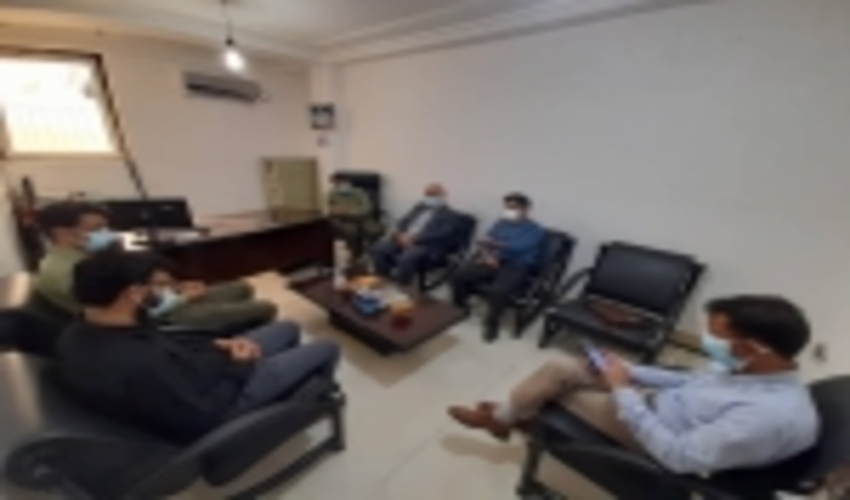 جلسه هم اندیشی با رئیس اداره ثبت اسناد و املاک شهرستان جاسک با حضور مدیرکل منابع طبیعی و آبخیزداری استان