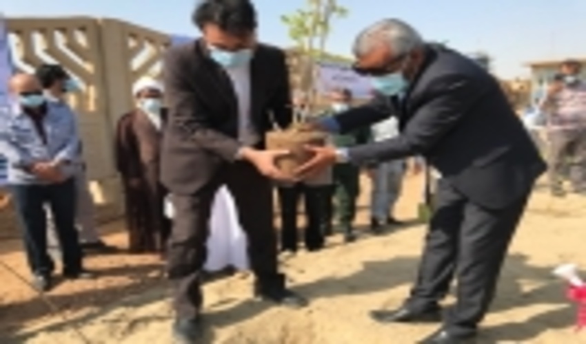 آیین روز درختکاری بعنوان اولین روز از هفته منابع طبیعی با حضور مسئولین در شهرستان قشم