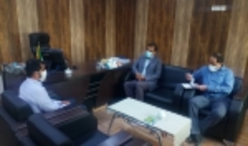 جلسه هم اندیشی رئیس اداره منابع طبیعی و آبخیزداری جاسک با مدیر آموزش و پرورش این شهرستان