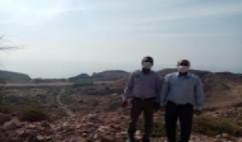 بازدید نماینده بخشداری جزیره هرمز از اراضی ملی این جزیره 