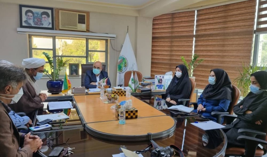 مدیرکل منابع طبیعی وابخیزداری هرمزگان گفت: برای کارهای فرهنگی باید از خودمان شروع کنیم.