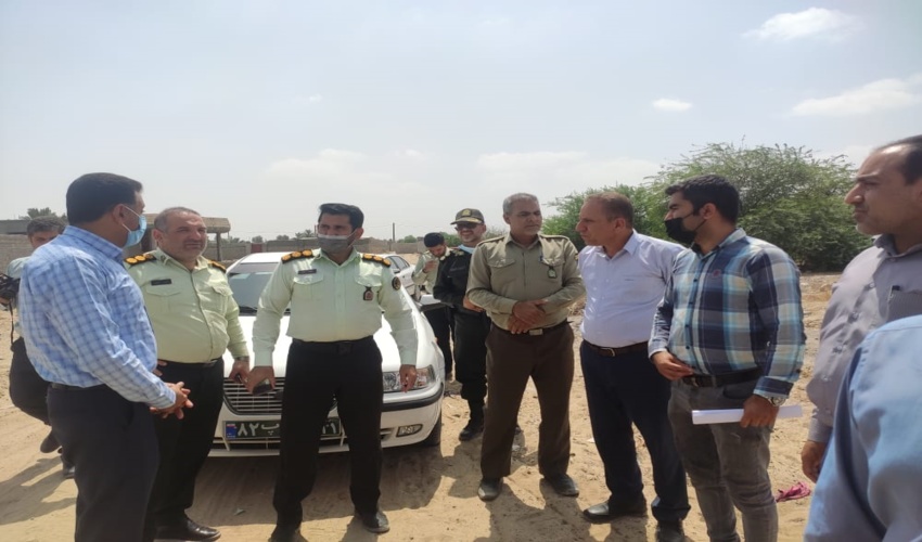 حضور جنگلدار بندرعباس  در منطقه گچین جهت انجام تمهیدات لازم برای  رفع و زدودن آثار تصرفی  