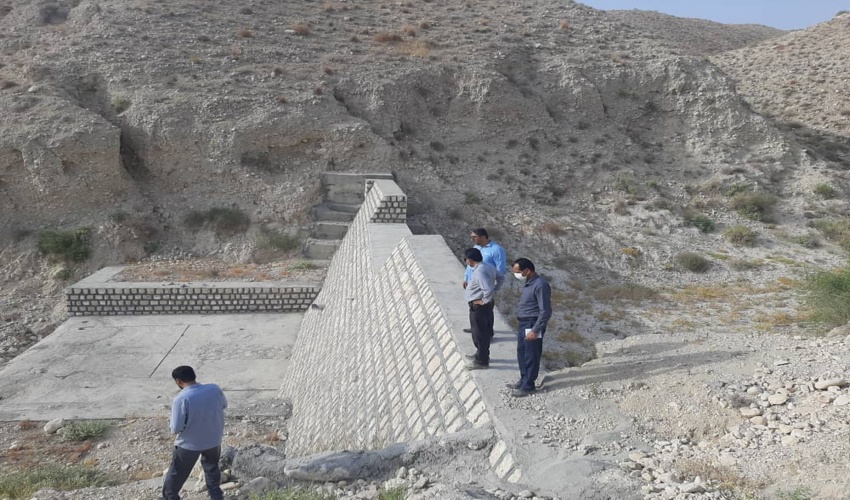 بازدید مهندس پوربلیغی از سازه های آبخیز شهرستان پارسیان