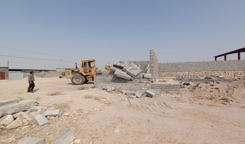 رفع تصرف ۲هزار مترمربع از اراضی ملى هرنگ