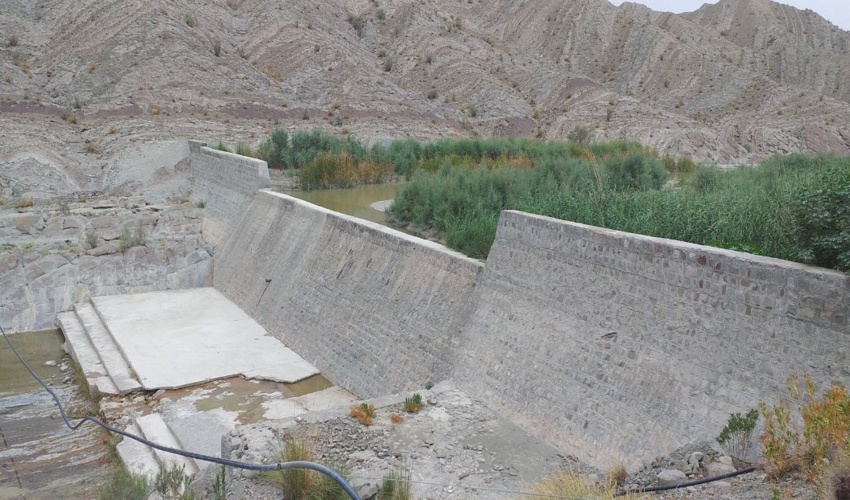 بازدید مدیر کل منابع طبیعی و آبخیزداری هرمزگان از پروژه عملیات مکانیکی حوزه دستگرد بشاگرد