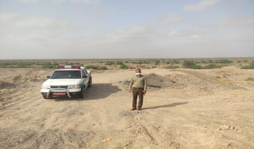 گشت حفاظتی  از اراضی ملی و طبیعی  و کنترل محدوده واگذاری در منطقه  کهور کلاغی 