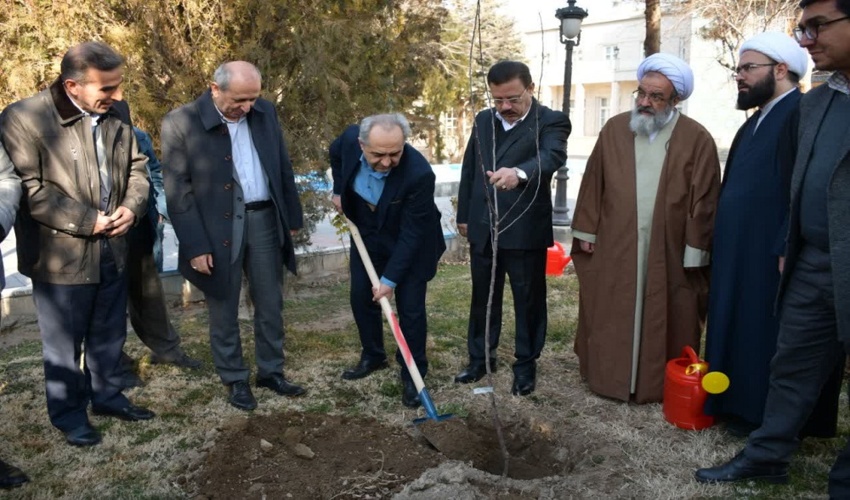 از سازه های آبخیزداری شهرستان سیریک بازدید شد
