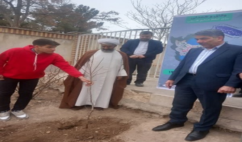 جانمایی سازه رسوب گیر روستای برزرد بادافشان‎ رودان 