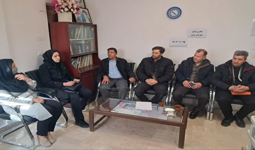 کاشت نهال در حوزه علمیه شهرستان جاسک به مناسبت هفته منابع طبیعی و آبخیزداری  