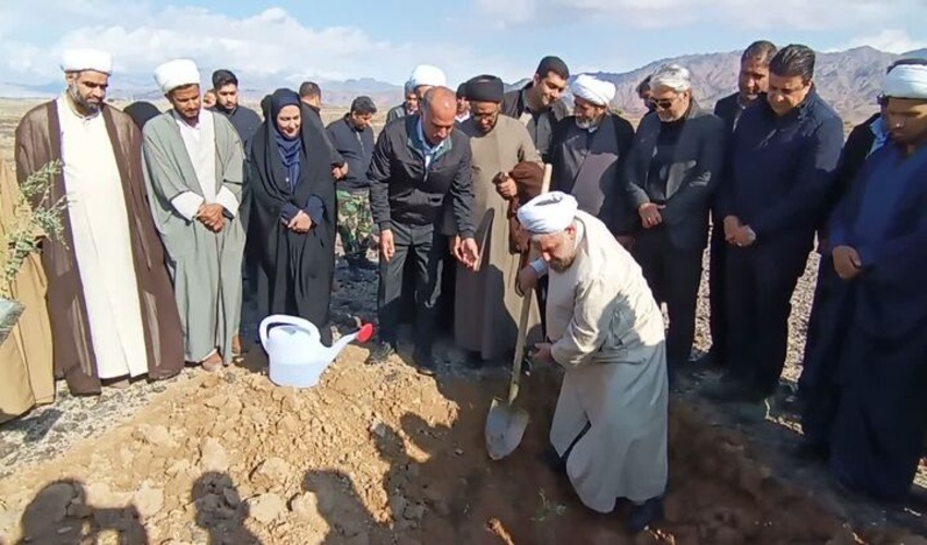 آذين بندى اداره منابع طبيعى و آبخيزدارى شهرستان بستك در دهه مبارك فجر