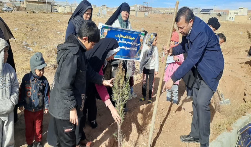 بازدید فرماندار شهرستان بشاگرد ازپروژه های آبخیزداری حوزه تچک و دستگرد ناگرد این شهرستان