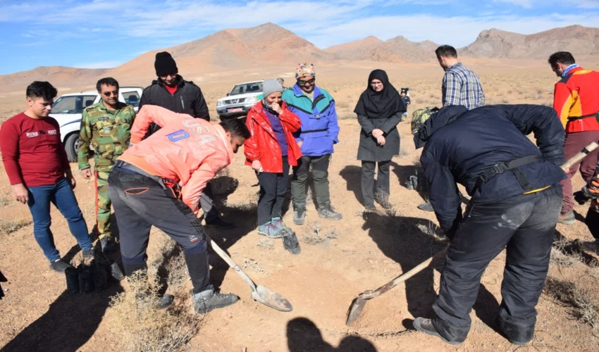 اسناد منگوله  دار 247347 هکتار از اراضی شهرستان حاجی آباد به سند تک برگی تبدیل شد.