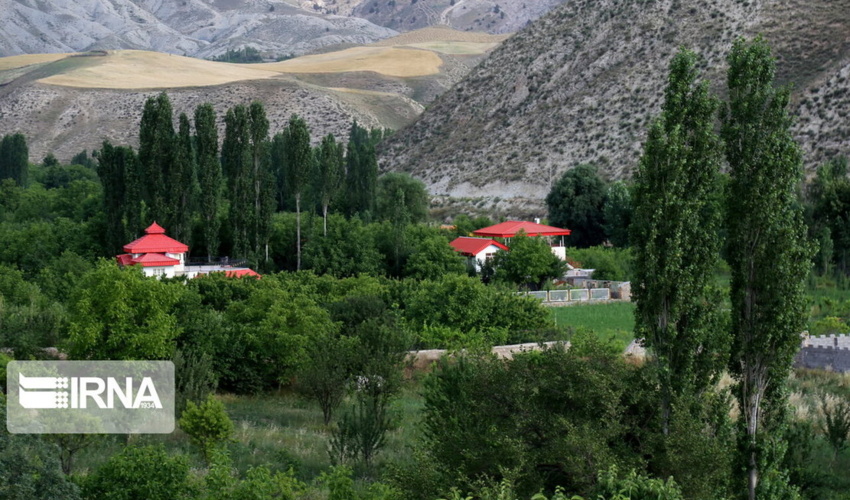 رئیس اداره بیابان اداره کل منابع طبیعی و آبخیزداری هرمزگان از پروژه احداث بند و بندسار کولغان شهرستان بندرعباس بازدید کرد