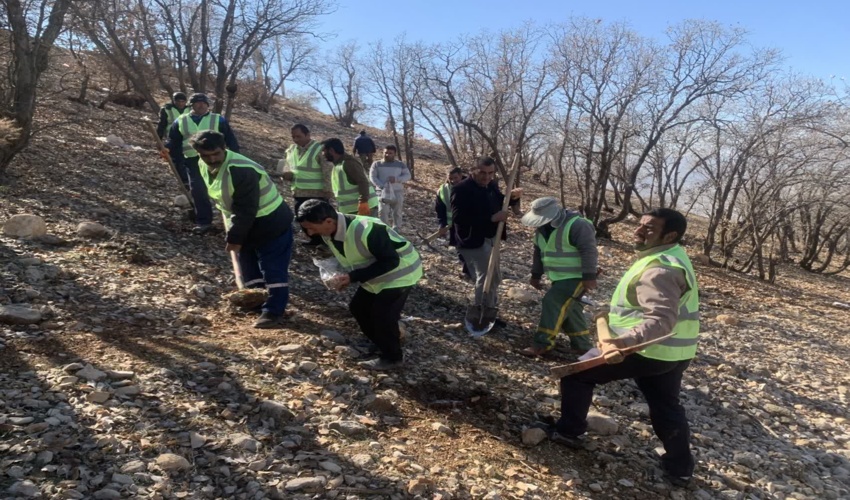 دیداررئیس روابط عمومی اداره کل منابع طبیعی وآبخیزداری با امام جمعه شهرستان بشاگرد