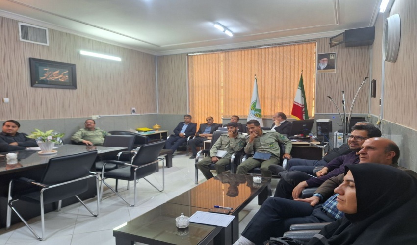 بازدید از شورابه های جزیره هرمز جهت اجرای طرح استحصال نمک خام