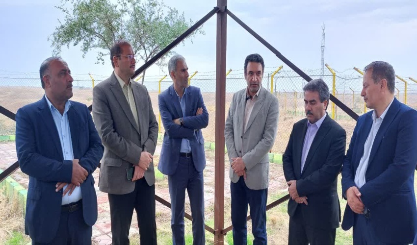 بازدید میدانی فرماندار و رئیس اداره منابع طبیعی و آبخیزداری شهرستان بستک از روستای زنگارد