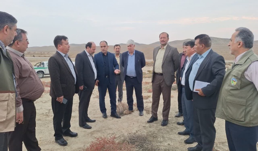 بازدید معاون حفاظت اداره کل منابع طبیعی هرمزگان از طرح شهرک صنعتی در روستای طاهروئی سیریک 