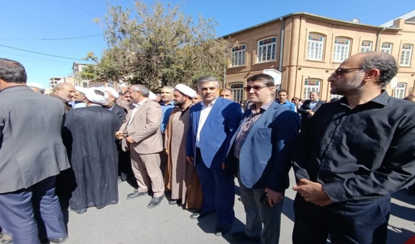 طرح پرورشی جنگلهای کهور پاکستانی (سمر) در جزیره هرمز اجرایی می شود.