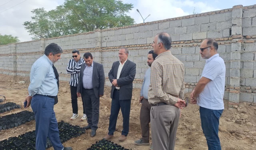 نشست رئیس اداره منابع طبیعی وآبخیزداری بندرخمیربا دهیار روستای گری شیخ‎