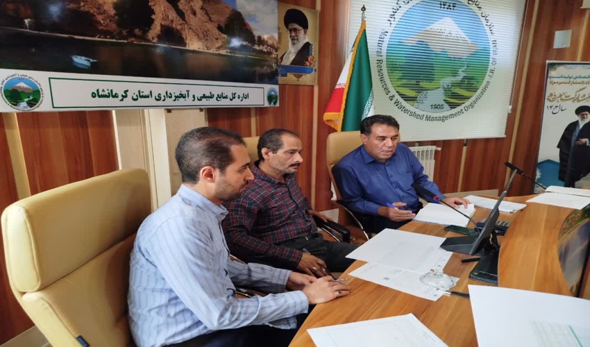 بازدید ناظر معین سازمان جنگلها و معاون آبخیزداری منابع طبیعی هرمزگان از  پروژه های آبخیزداری صندوق توسعه حوزه لاور  بندرعباس  