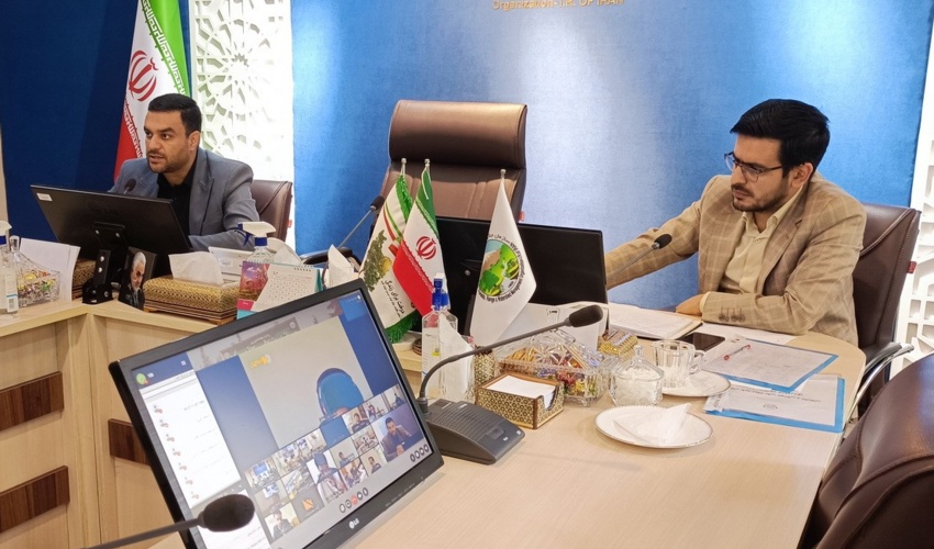 در روز نهالکاری همگانی همزمان با سراسر کشور خور لوران شهرستان جاسک حراکاری شد