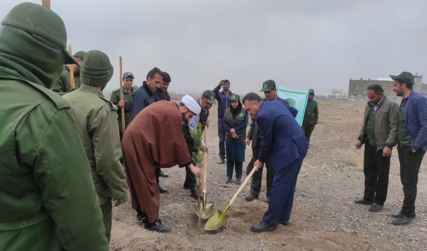  بسیجیان وزارت جهاد کشاورزی در تأمین اقلام معیشتی مردم مشارکت کنند