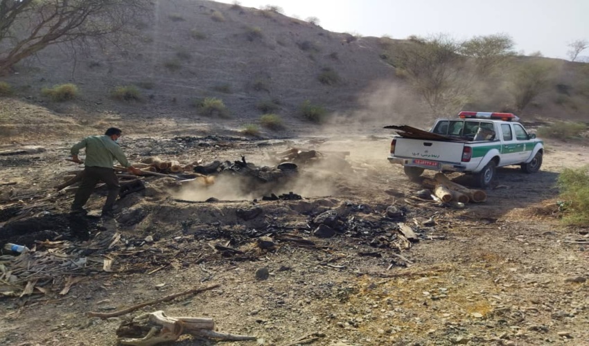 تخریب دو باب کوره تولید ذغال غیرمجاز در شهرستان بندرلنگه