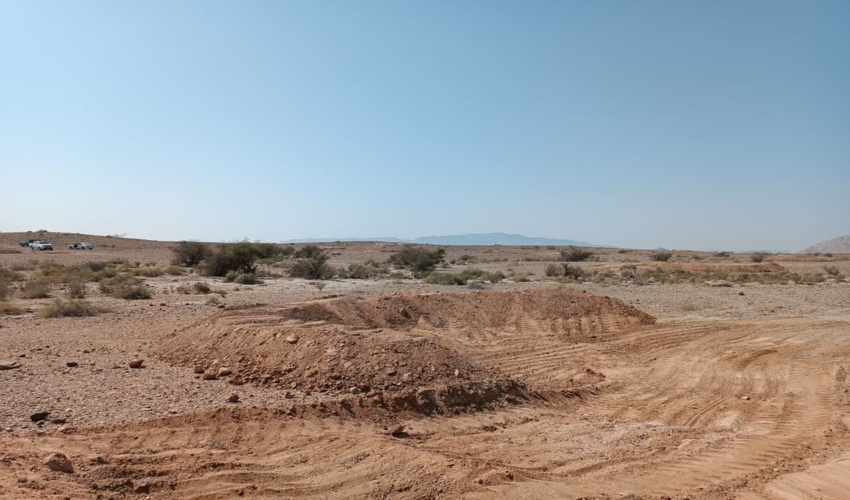 اجرای پروژه احداث هلالی های آبگیر در شهرستان جاسک