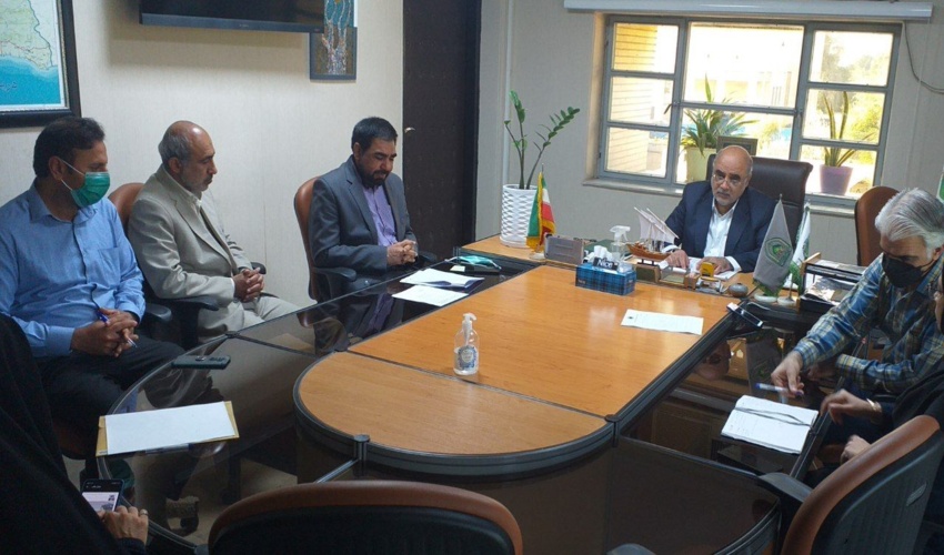 با تولید نهال به توسعه فضای سبز استان کمک کنیم