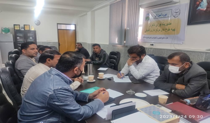 برگزاری کلاس آموزشی « مدیریت چرای دام و تهیه طرح های مرتعداری تلفیقی» در شهرستان بندرلنگه