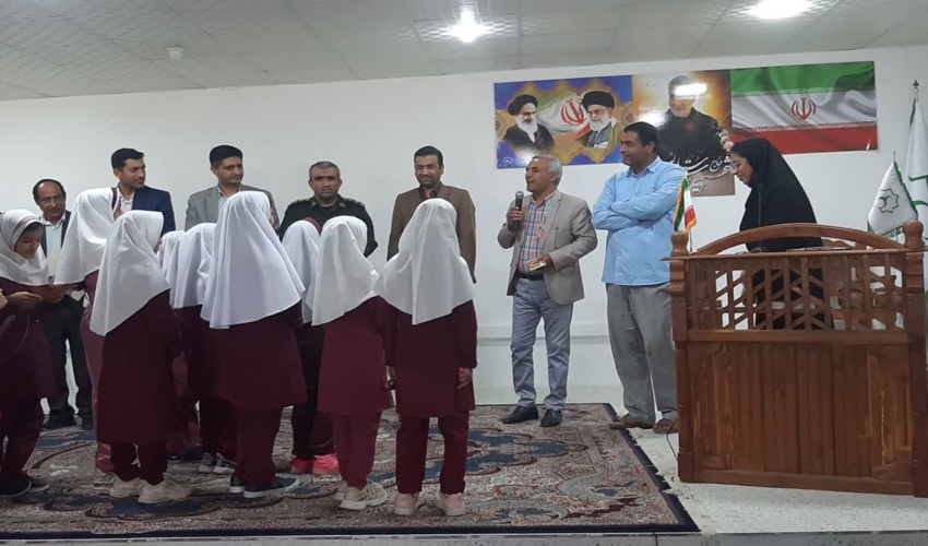 آموزش همیاران طبیعت دانش آموزی در روستای سهیلی ،شهرستان قشم برگزار شد