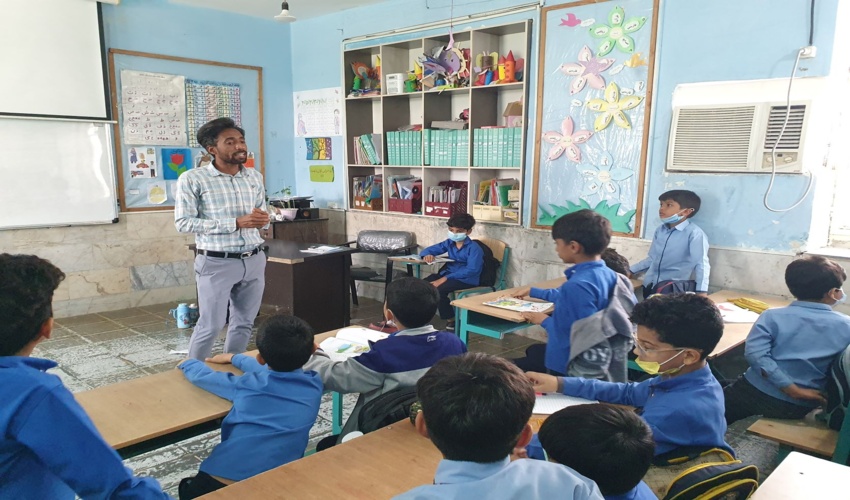 برگزاری کلاس های آموزشی همیاران طبیعت در مدارس میناب