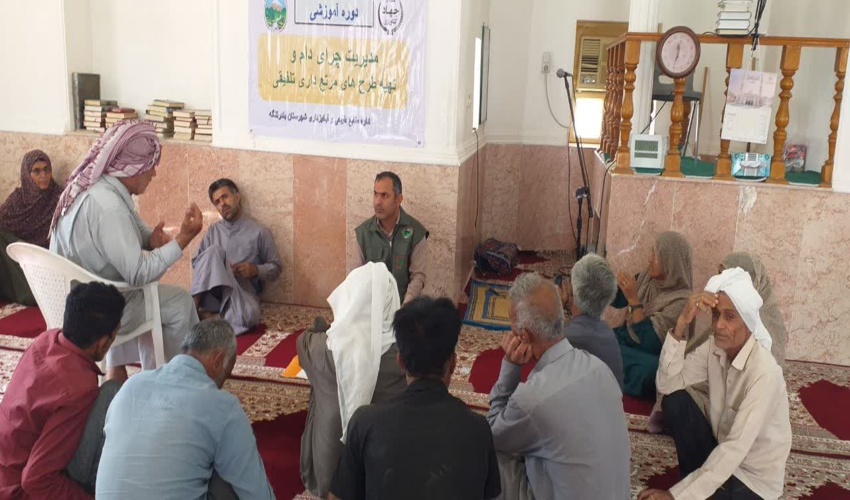 برگزاری دوره آموزشی آشنایی با منابع طبیعی و جذب همیاران طبیعت در بندرلنگه