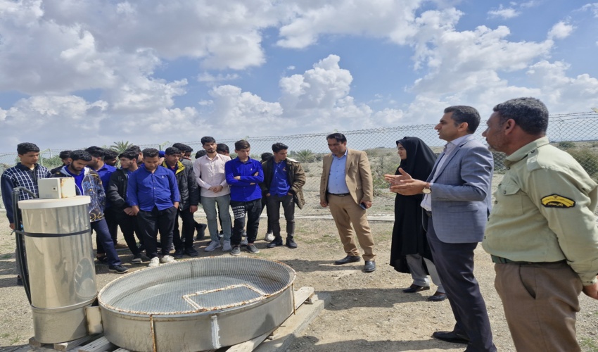 بازدید دانش‌آموزان شهرستان رودان از ایستگاه آبخیزداری دهگین 
