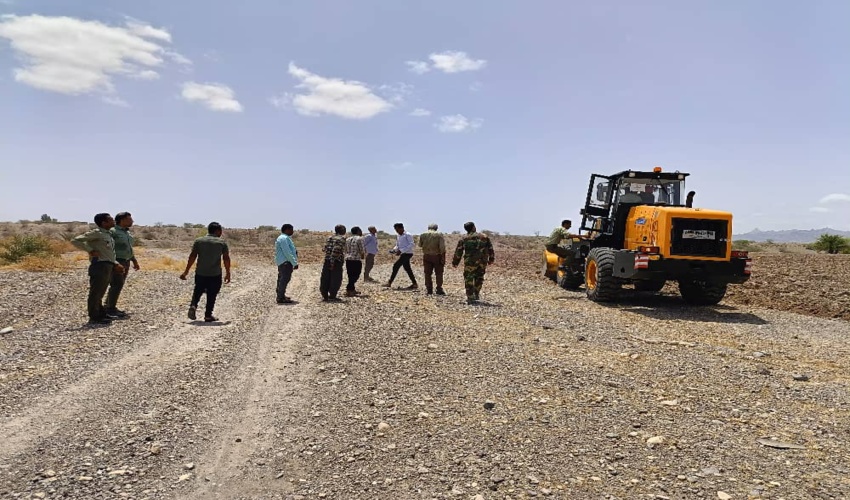 اجرای حکم خلع ید و قلع و قمع ۱۳هکتار از اراضی ملی شده روستای چاه کمال بخش جغین شهرستان رودان 