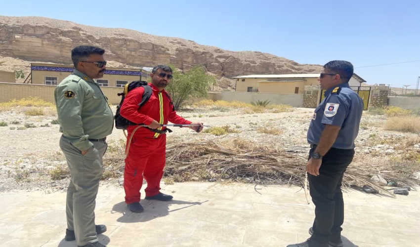 دوره آموزشی و مانور اطفاء حریق در شهرستان بندرخمیر با هدف آمادگی در برابر حوادث