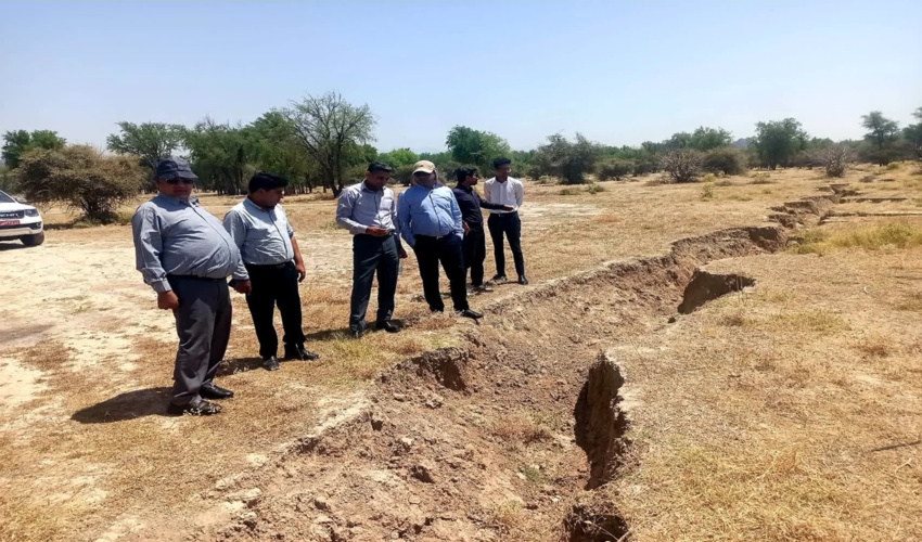 فروچاله‌های نازدشت رودان؛ هشداری جدی برای مدیریت آب‌های زیرزمینی