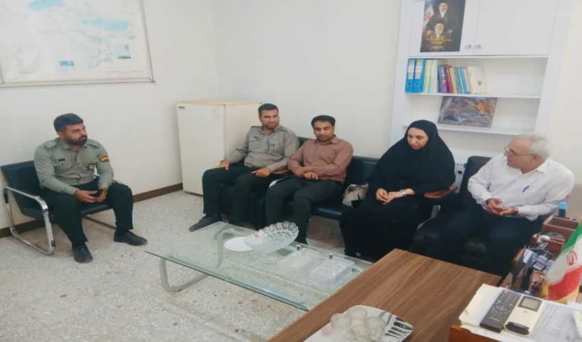 جلسه هماهنگی مانور اطفای حریق با حضور بخشدار کهورستان در اداره منابع طبیعی و آبخیزداری بندرخمیر