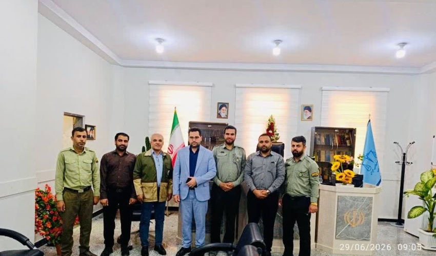 تجلیل از خدمات دستگاه قضایی در دیدار رئیس اداره منابع طبیعی بندرخمیر با رئیس دادگستری