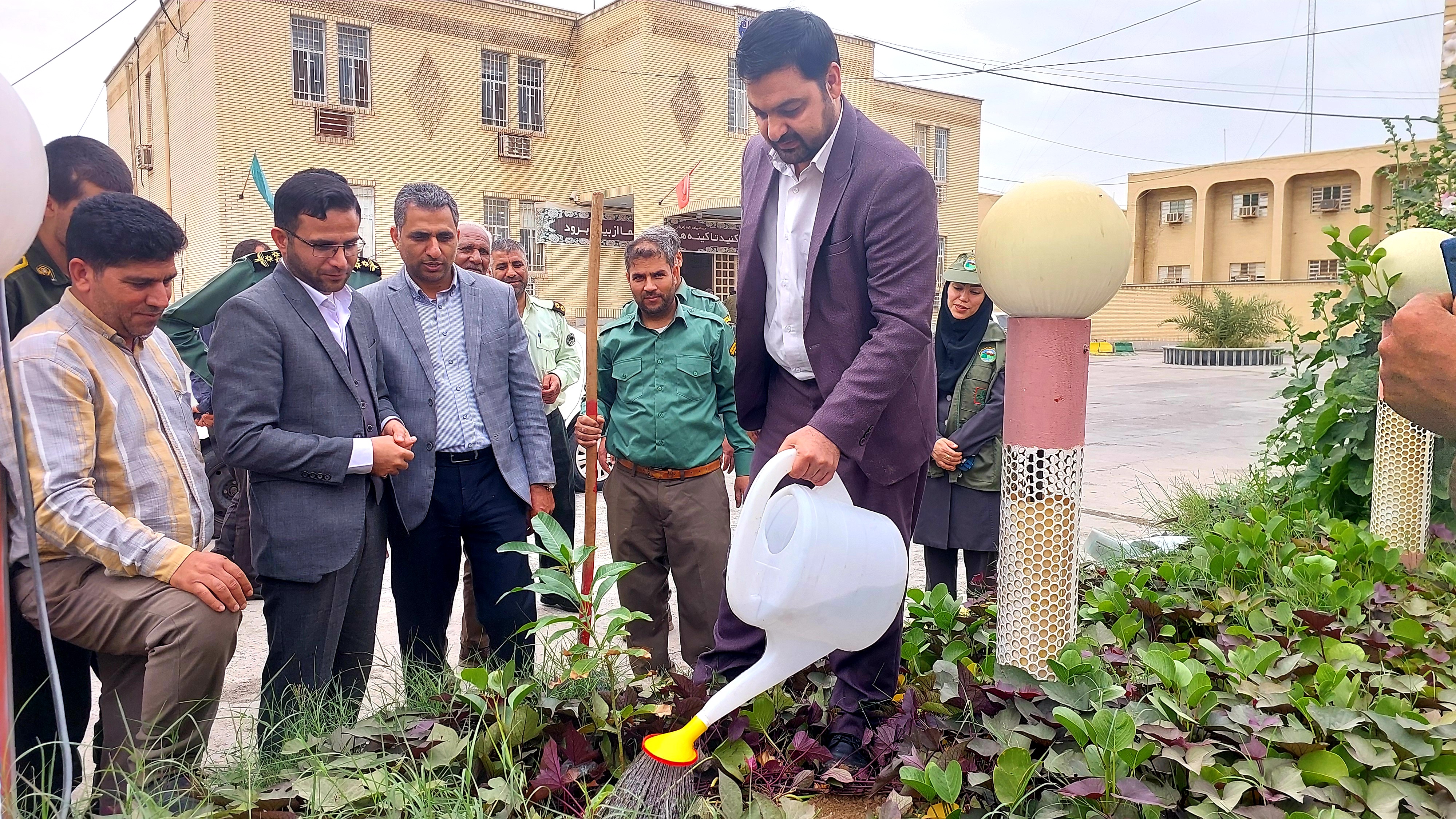 دیدار و قدردانی رییس اداره منابع طبیعی و آبخیزداری با رییس دادگستری و دادستان شهرستان رودان به مناسبت هفته منابع طبیعی